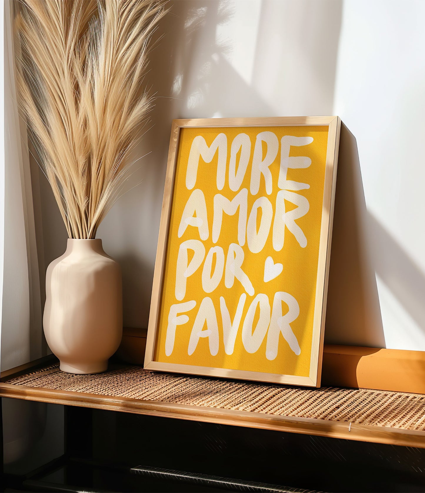 'More amor por favor' Quote